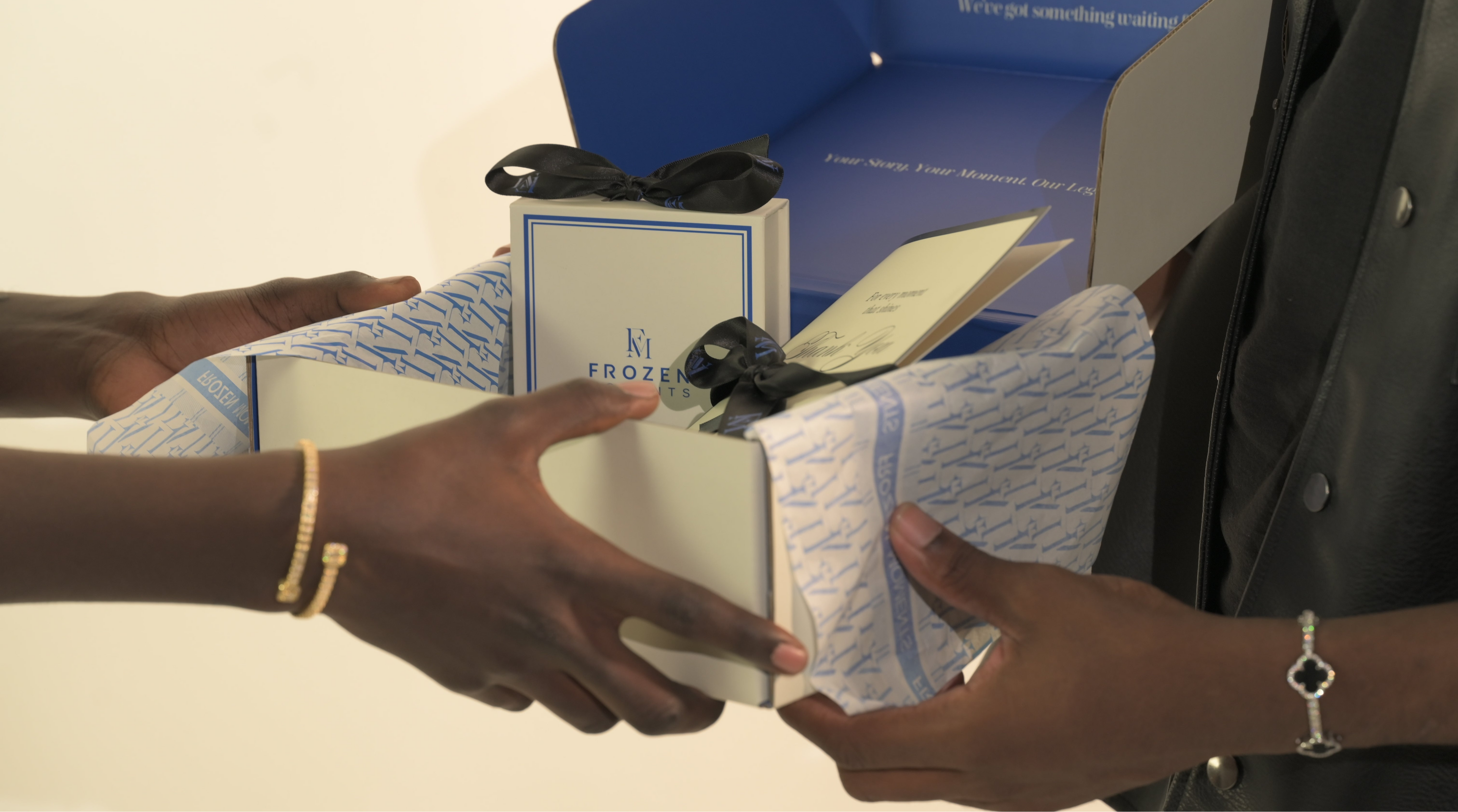 slider image slider_item_7K9d3G